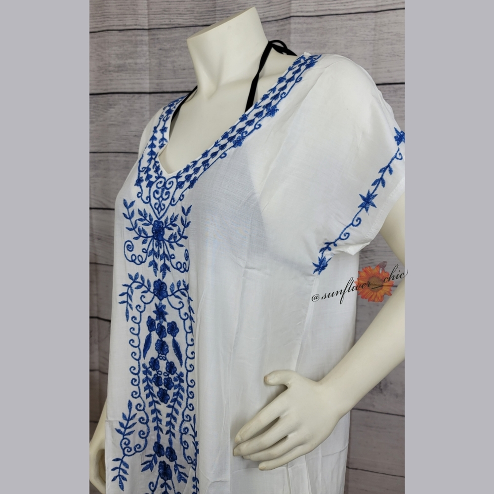 ONE LEFT [NEW] Embroidered Beach Cover-up - Picture 10 of 15